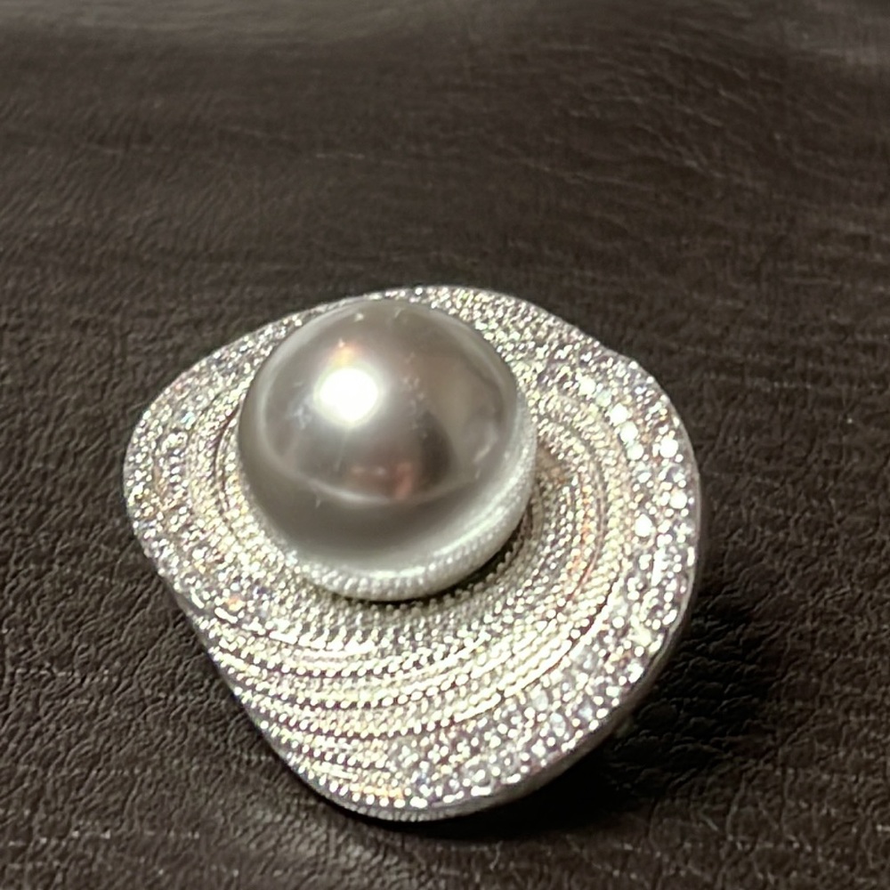 Silver Plated Zirconia Big Grey Pearl Brooch